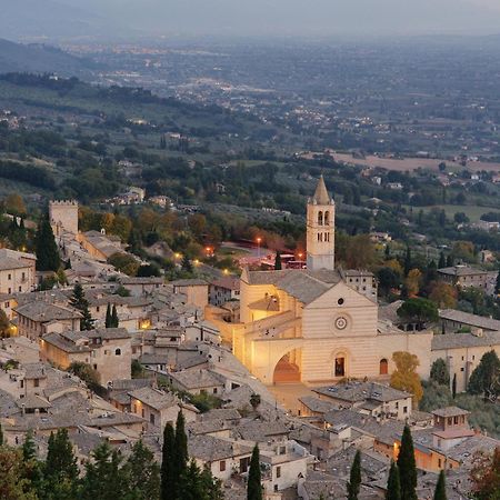 Albergo La Rocca Ассізі Екстер'єр фото